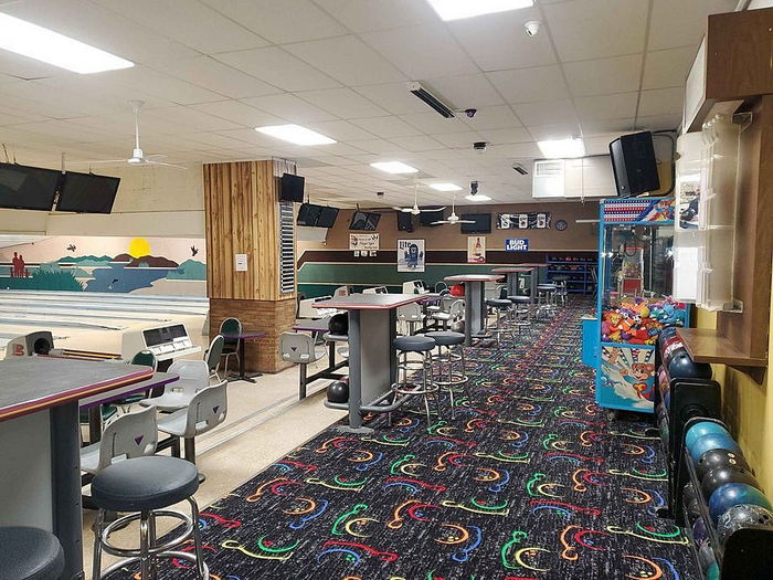 Snowdens Sunset Lanes - From Facebook (newer photo)